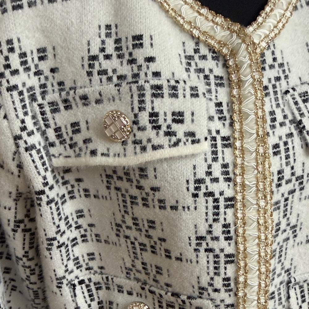 Elegant Black and White Tweed Blazer - Picture 3 of 15